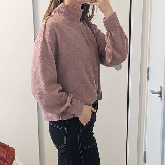 Urban Outfitters raw-hem mock neck knit sweater - Picture 2 of 9